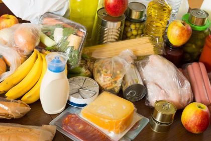 Nebezpecne potraviny zaplavuju trh spsobuju salmonelu listeriozu a obsahuju bakterie Ecoli konzumacia moze byt smrtelna