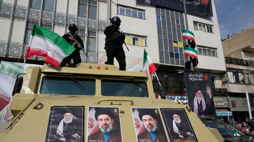 ONLINE Trump opat varoval Iran a naznacil dalsie utoky z Dubaja znova hlasili vybuchy