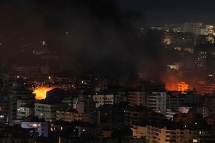 ONLINE Vojna na Blizkom vychode pokracuje USA zasiahli iransku dronovu lod Teheran vypustil rakety na Tel Aviv