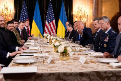 USA tlac na Kyjev Vzdajte sa Donbasu inak koncime zaznelo v zakulisi najnovsich rokovani