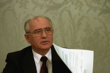 legendarny gorbacov by mal 95 rokov mnohi rusovia ho preklinaju preco ho povazuju za babraka zradcu a slabocha