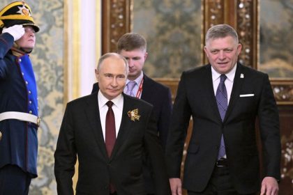 Fico ide do Moskvy Kremel potvrdil ucast na oslavach Otazkou ostava kadia preleti