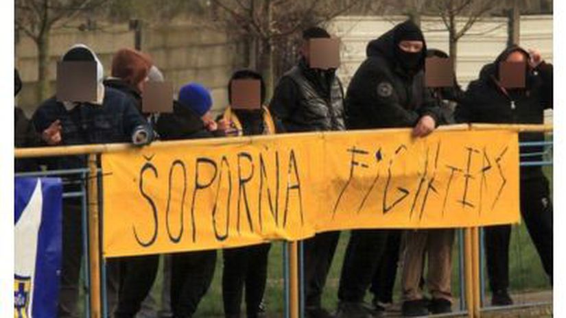 Kukly a obusok Derby dedin z okresu Galanta skoncilo bitkou reagoval aj 1 viceprezident SFZ
