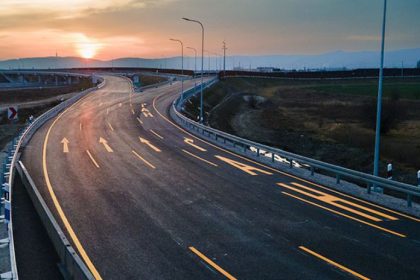 Vodici stoja aj dve hodiny Uzavierka D1 zablokovala dopravu klucove odboenie je uzavrete