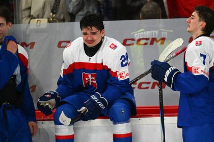 Este nedavno im hovorili ze su slaby rocnik Odpisovani tinedzeri zo Slovenska sa vzopreli prognozam a ohromili hokejovy svet