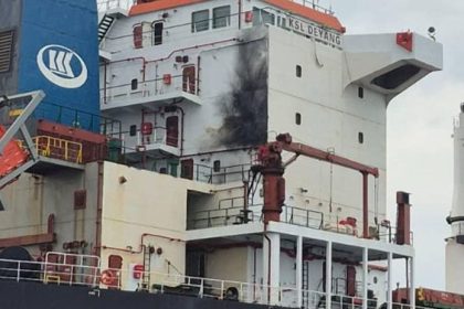 Hrozna chyba sudruhovia Rusi zautocili na cinske obchodne plavidlo vo vodach Ukrajiny