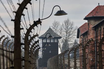 Odmena za statocnost a odvahu Izrael ocenil Slovakov kteri zachranili Zidov pred takmer istou smrtou