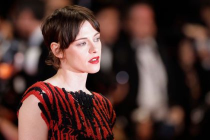 Pozrite sa na tuto zmenu Kristen Stewart vyzera s novym ucesom uchvatne a hadzala na fotografov zvodne pohady