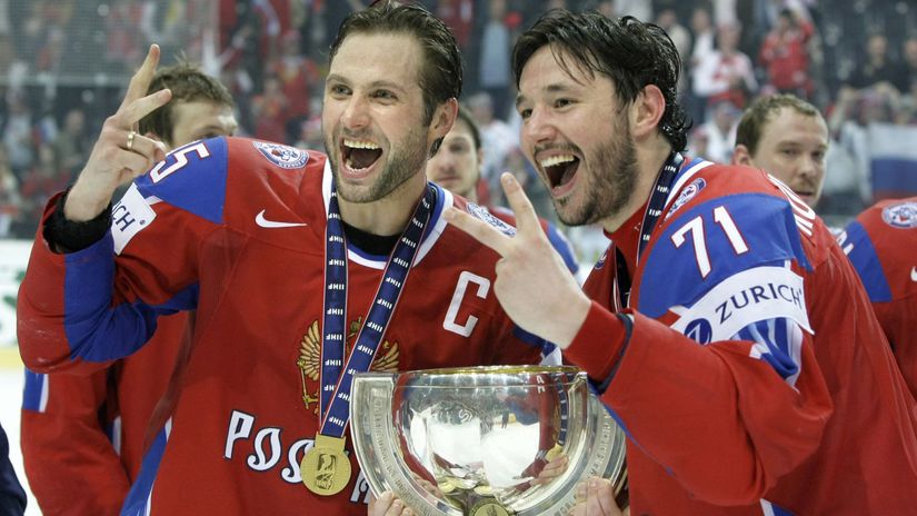 Rusi sa uz pripravuj na buducorocne MS Ak nas prijmu spat pozastavime KHL tvrdi sef ligy