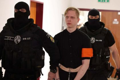 Utocnik zo Spisa hlada utechu u knaza nenavidi zeny je nebezpecny pre spoluvaznov znalec sa vyjadril aj k zelenemu dymu z oci