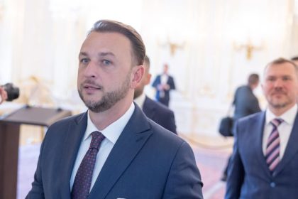 Ak mohla by velvyslankyou Vasaryova moze by hocikto tvrdi Sutaj Estok