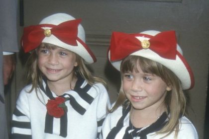 Boli najslavnejsie dvojicky sveta Hollywoodu dali kosom a dnes zarabaju miliony Aky je pribeh Mary Kate a Ashley Olsen