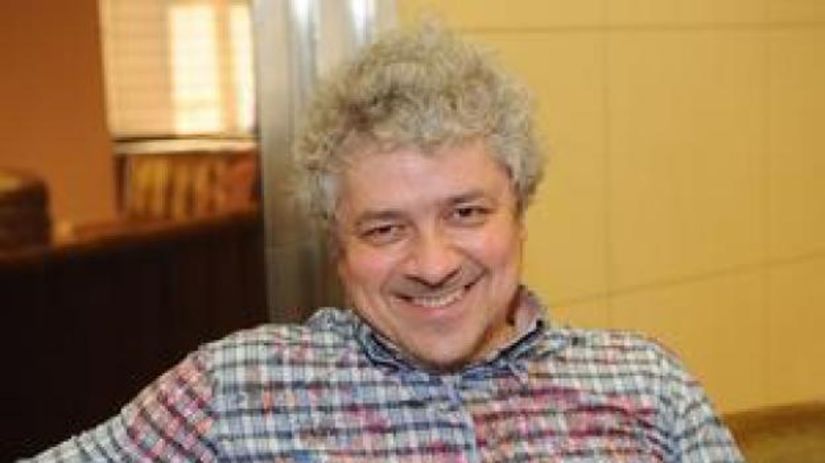 Cenzura v sucasnosti wej wej kritizuje nielen cinu ale nepriamo a ostro aj zapad