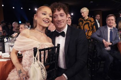 Poslala k vode dalsieho muza Ariana Grande a Ethan Slater sa udajne rozisli po troch rokoch