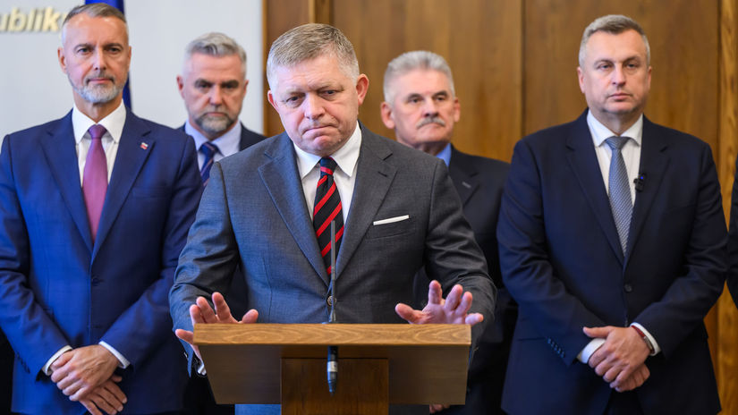 Slovensku ekonomiku udrzaju nad vodou penazenky obcanov Priemysel vsak vyslal varovny signal