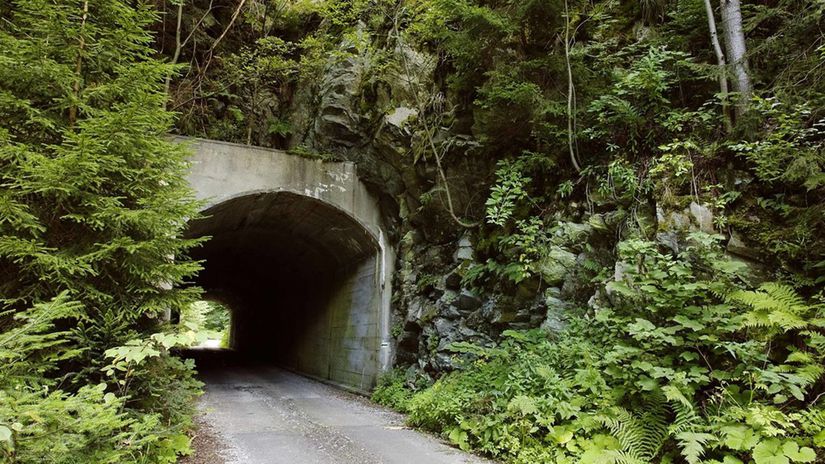 Tunel ktory nema obdobu v strednej Evrope Vzacna pamiatka z roku 1928 pritahuje tisice turistov