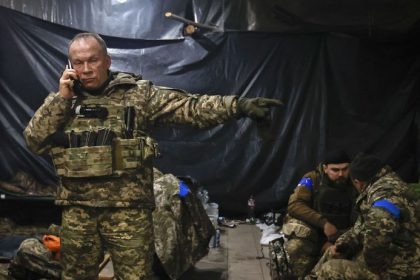 Ukrajina hlasi zvrat na fronte Syrskyj tvrdi ze ziskali spat stovky kilometrov uzemia