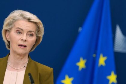 Utajene mena a zaciernenze zmluvy Brusel sa podla hlavneho poradcu Sudneho dvora EU dopustil chyby pri nakupe vakcin proti covidu