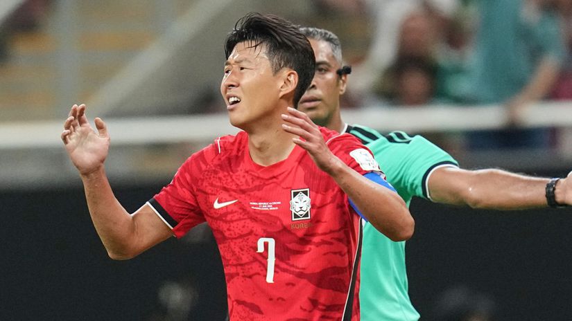 Velky sok pre korejskych futbalistov Mexicki novinari zosmienovali hviezdneho Sona
