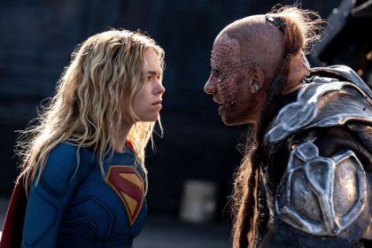 zabudnite na slusnu sesternicu supermana supergirl sa vydava na drznu medzihviezdnu cestu za pomstou