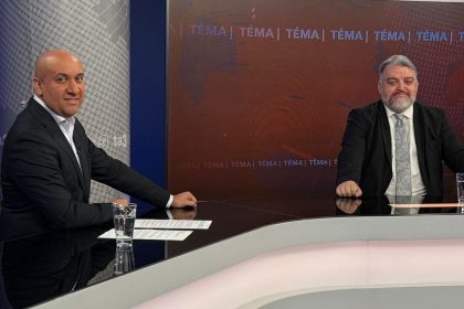 Chmelar Referendum je na odpis no to by sme museli byt normalna krajina Progresivci su Nadovi ministranti