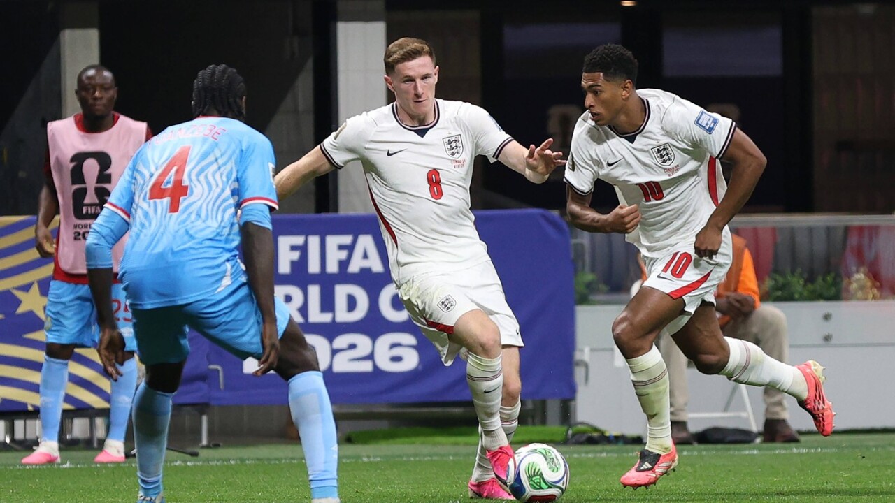 Sialene peniaze V Anglicku padol prestupovy rekord Nottingham zarobi 135 milionov eur Zahranicne ligy Futbal Sportweb