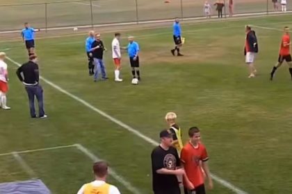 Brutalita na travniku Kopanec do zatylku a pat uderov do hlavy Fanusikovia ziadaju dozivotny zakaz Ostatne Futbal Sportweb