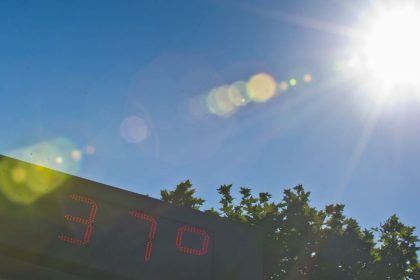Dve vlny styridsiatok za jedno leto Meteorologicka avizuje zmenu pocasia a prezradza ci sa horucavy este vratia