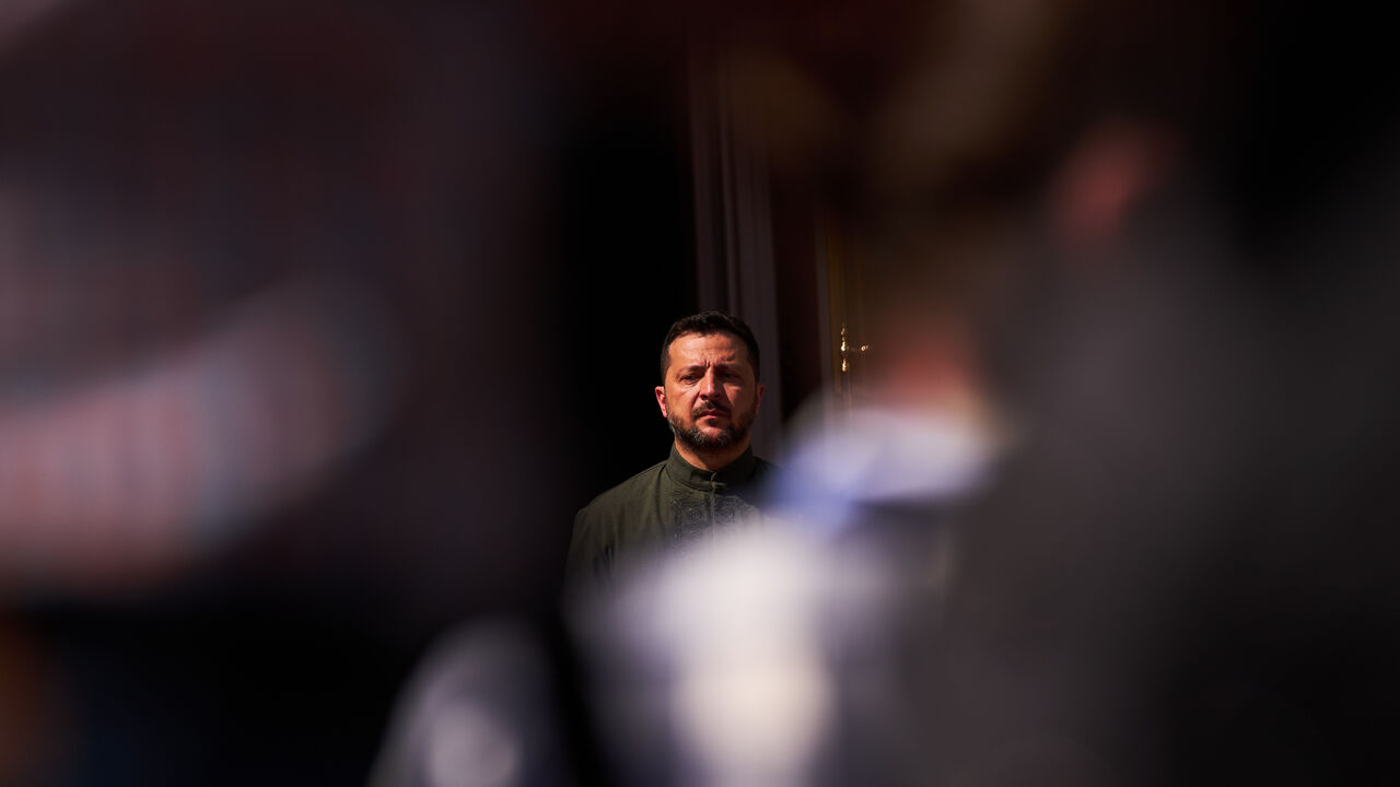 Ma Zelenskyj obavy o svoju politicku buducnost Publicista Kriz odhalil skutone nlady a rizika volieb na Ukrajine