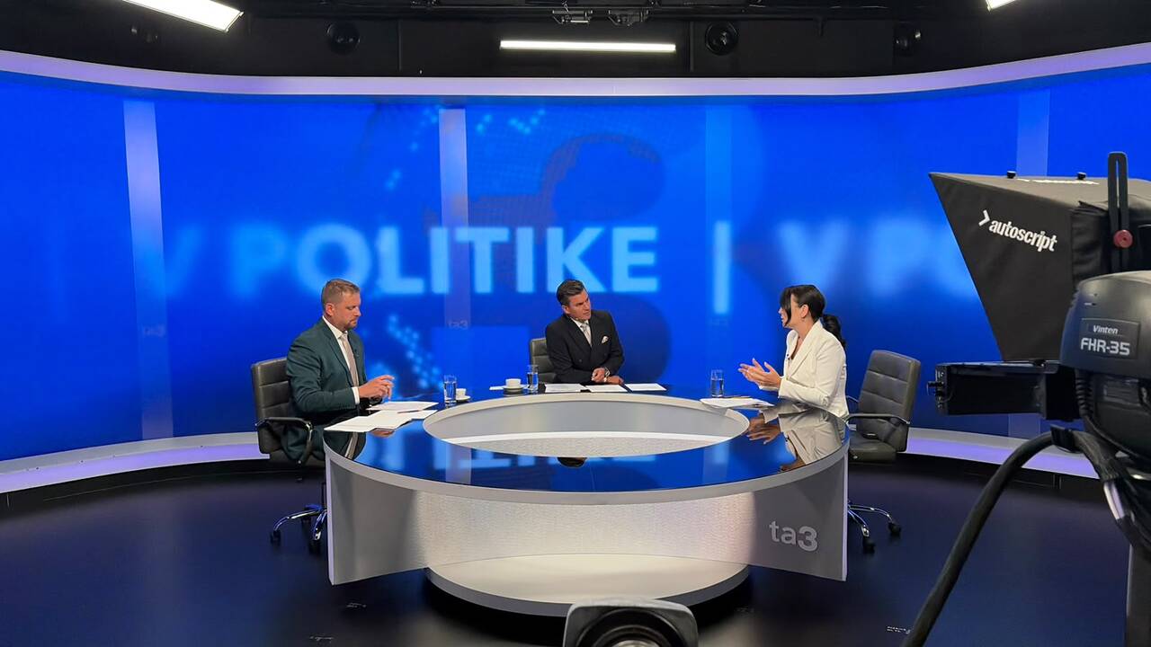 Sasko obhajoval Sutaja Estoka v kauze radarov Jurik z PS hovori ze maju dalsie dokazy Minister vnutra sa este zapot