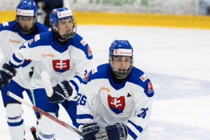Slovaci drzim krok s favoritom do polovice zapasu Kanada vsak dala styri goli a z toho bol debakel Reprezentacia Hokej Sportweb