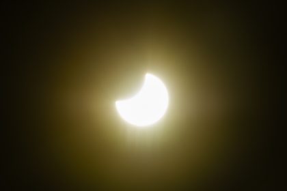 Slovaci uvidia ciastocne zatmenie Slnka Odbornicka radi ako ho sledovat s pomockou ktoru si mozete vyrobit aj doma