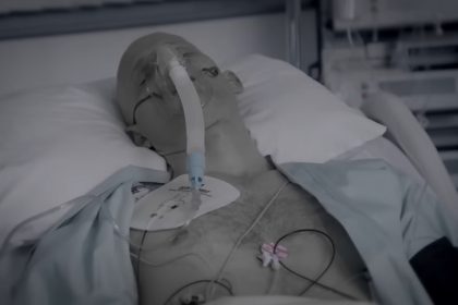 Smrt v salke caju polonium zozralo litvinenka zvnutra otravou z pred takmer 20 rokov mohol schvalit sam putin