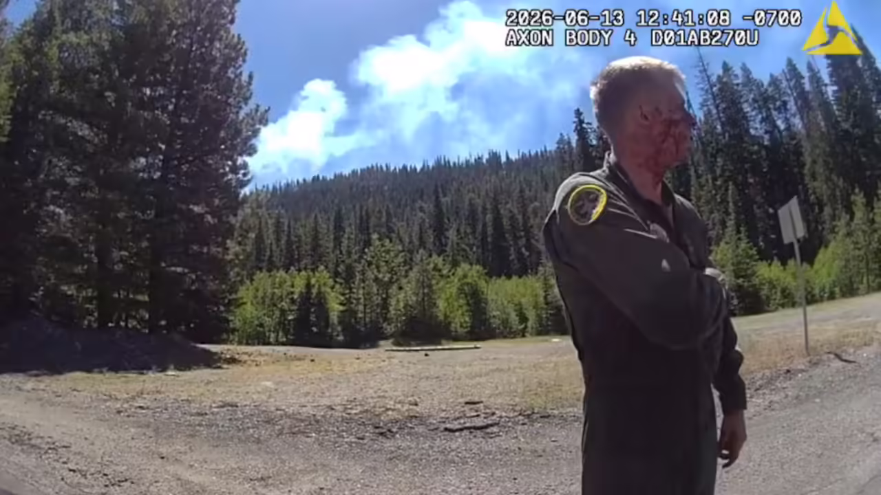 VIDEO Policajta prekvapil pilot cely od krvi So stihackou F 18 narazil do stromov musel sa katapultovat