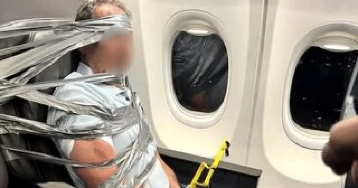 VIDEO: Boeing sa v silnom vetre naklonil a krídlom zasiahol zem