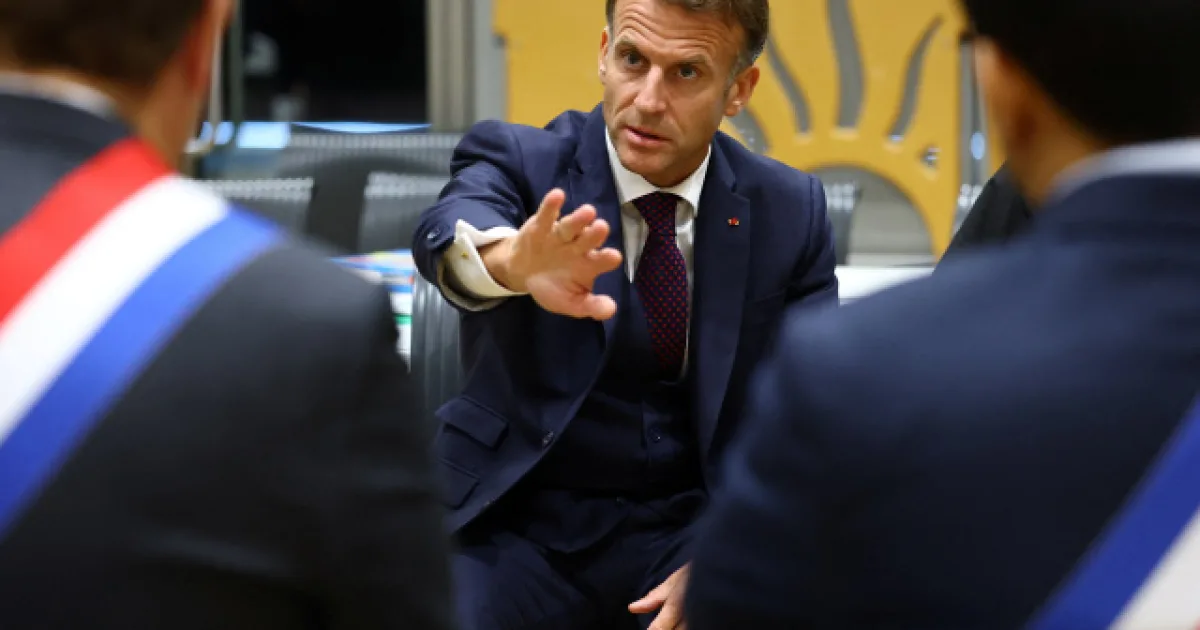 Drogy v krvi a podozrenie z terorizmu. Streľba pri Paríži má rasistický podtext
