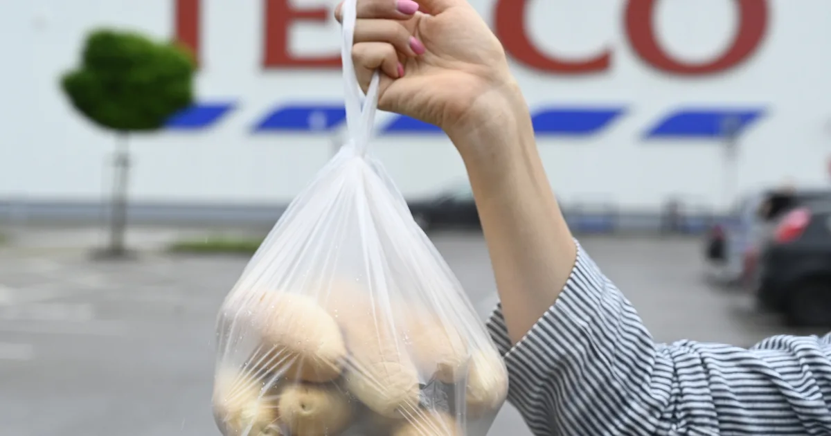 Ekonóm: Dôvodom odchodu Tesca je slabý dopyt, zákazníci sa báť nemusia