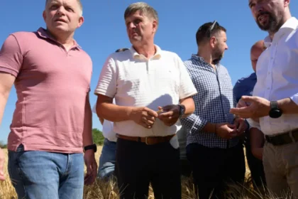 Huliak sa pustil do exministrov: Hanba, odkázal im z juhu Slovenska