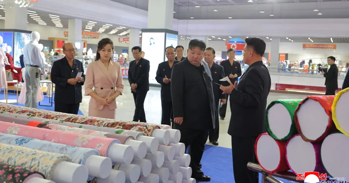 Kim Čong-un sa objavil na verejnosti po mesiacoch špekulácií o jeho smrti