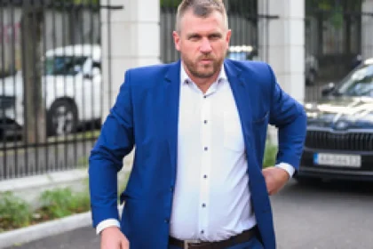 Kuffa: Taraba je klamár, nahováral nás na odpor. Karas: najslabšia Ficova vláda