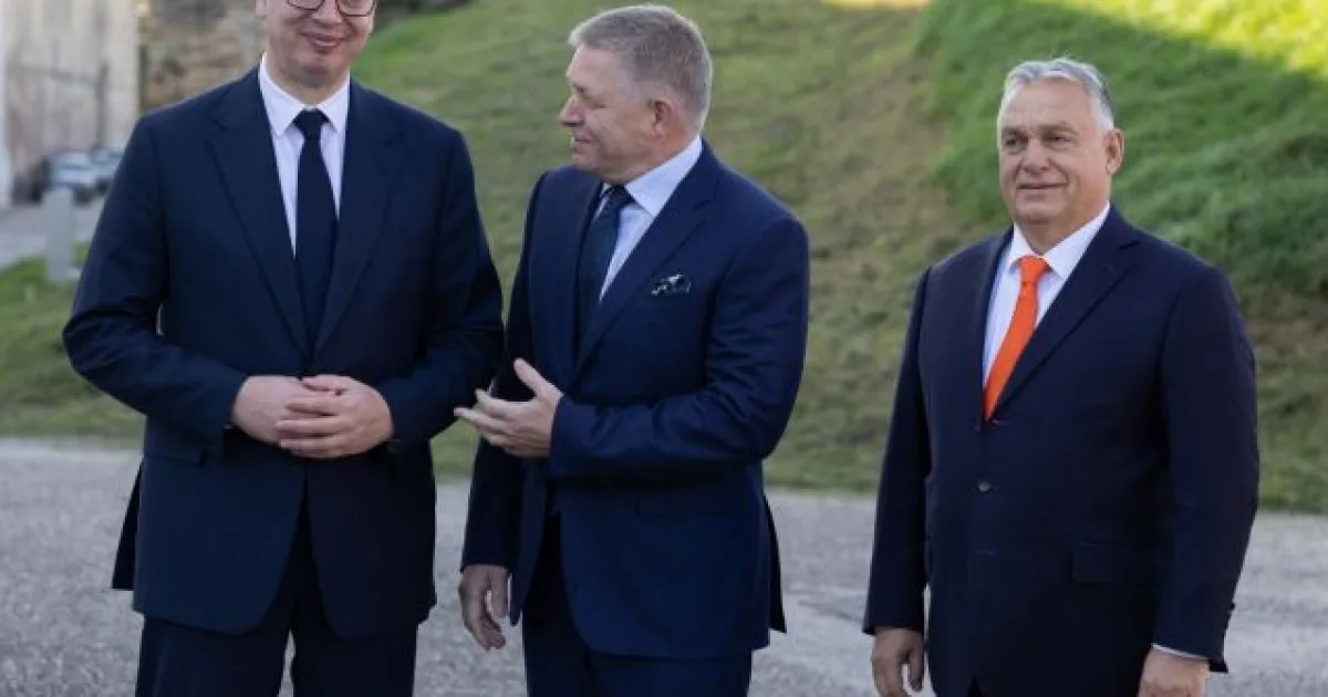 Orbánovi exministri sú stále za mrežami. Jeden žiada aj kaderníka