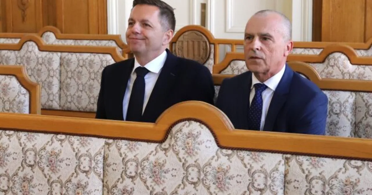 Pellegrini urobil krok v spore o Kuffu, Fico trvá na svojom a rozhodne Ústavný súd