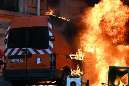 Pol milióna Francúzov protestovalo v uliciach proti drahote, došlo aj k zrážkam s políciou