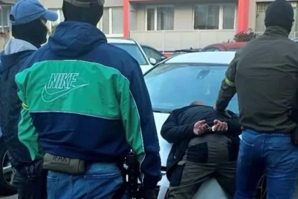 Polícia zadržala muža obvineného z dávnej vraždy, obeť mal zastreliť a stopy zahladiť