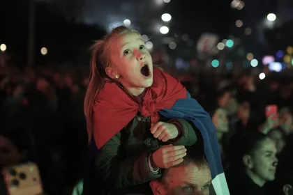Roky sme klamali a mlčali, prepáčte. Srbská televízia sa po páde Vučića kajá