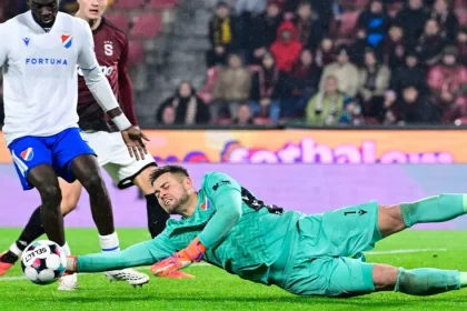 Slovák mučil Spartu! Česi po životnom zápase ospevujú hráča, ktorý dohrával v kŕčoch