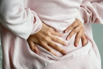Stačí 5 minút denne a bolesť krížov môže ustúpiť. Vedci skúmali jednoduchú metódu