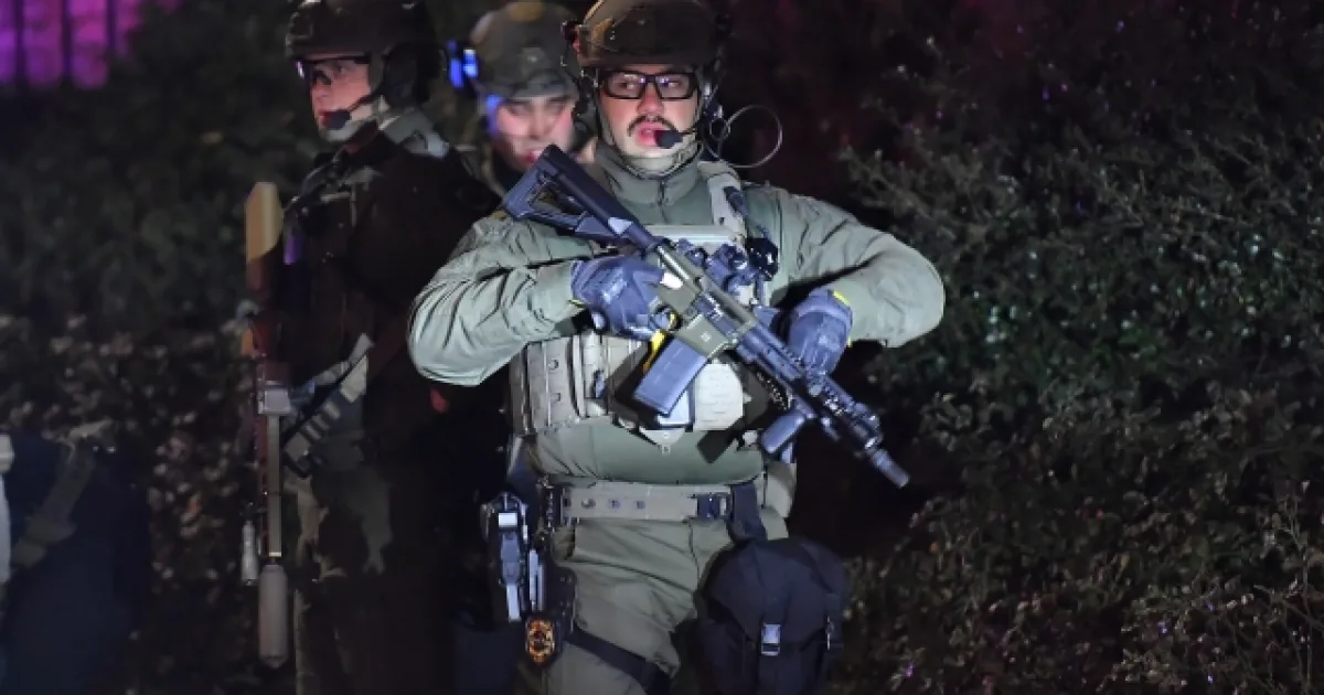 Streľba v obchode s kostýmami na Halloween v USA: mŕtvy a šesť zranených