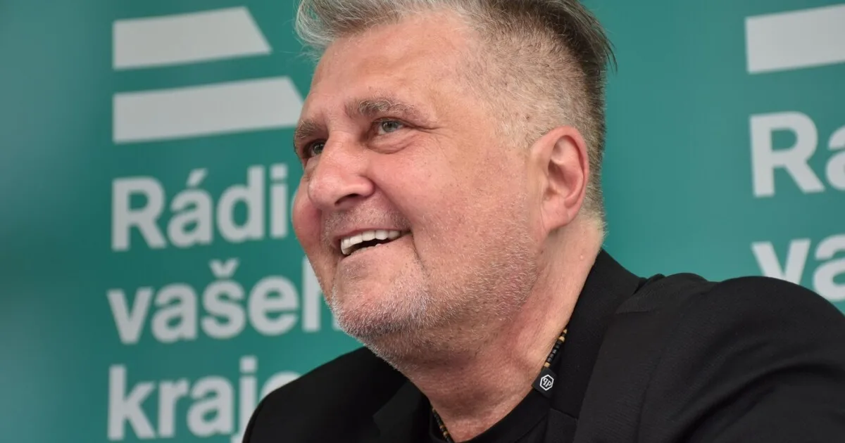 Známy český spevák ukončil kariéru pre vážne zdravotné problémy